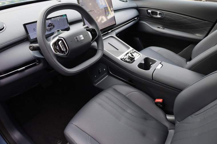 Vehicle Image 10