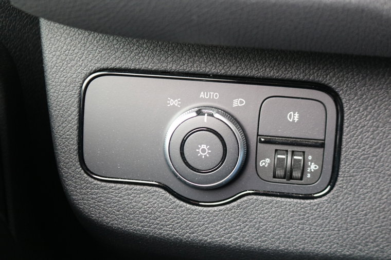 Vehicle Image 26