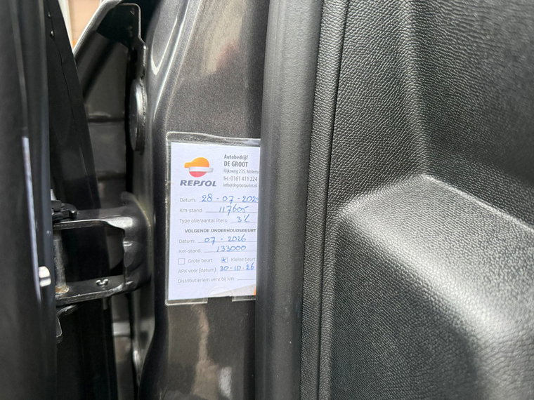 Vehicle Image 17