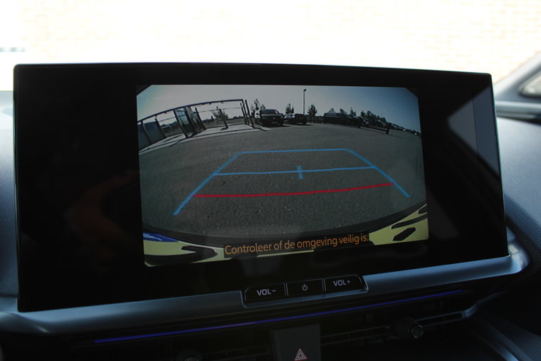 Vehicle Image 25