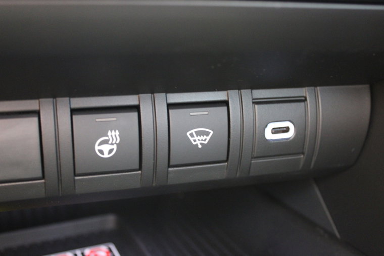 Vehicle Image 33