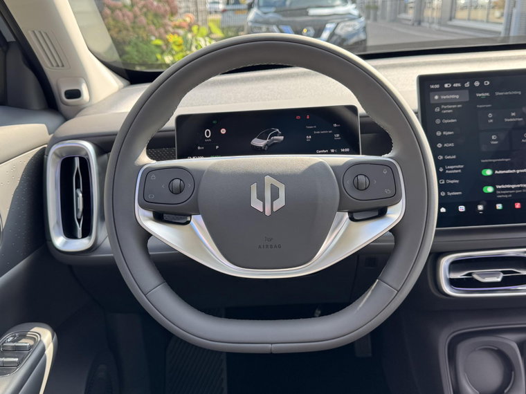 Vehicle Image 17