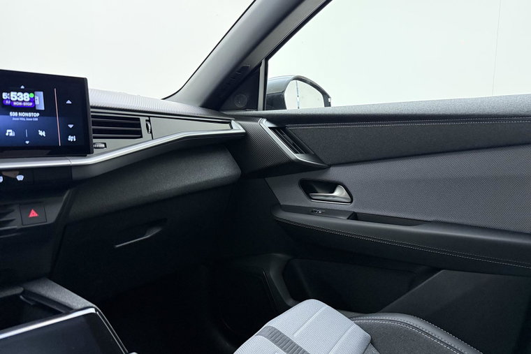 Vehicle Image 33