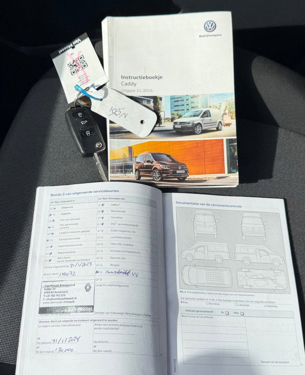 Vehicle Image 25