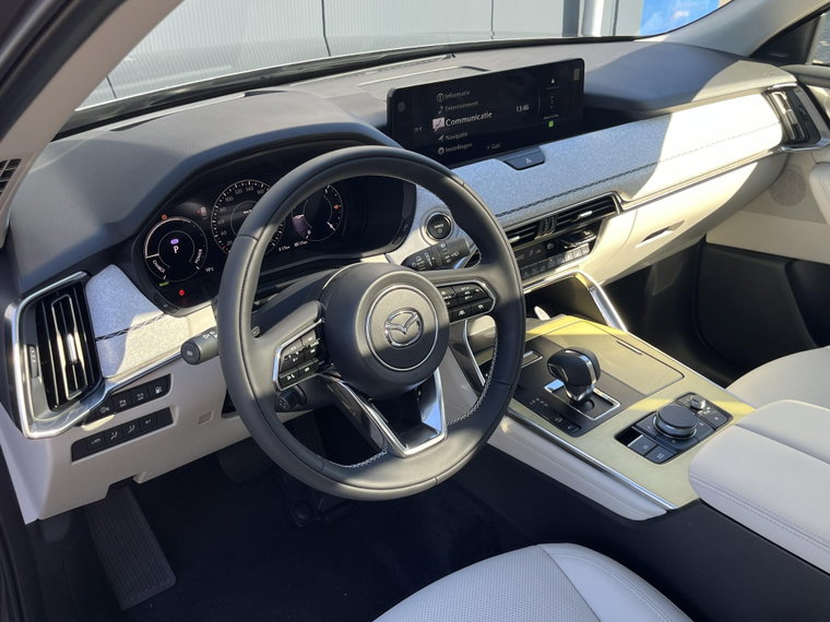 Vehicle Image 32