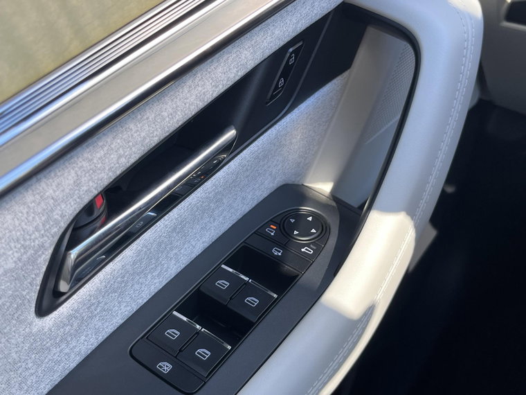 Vehicle Image 50