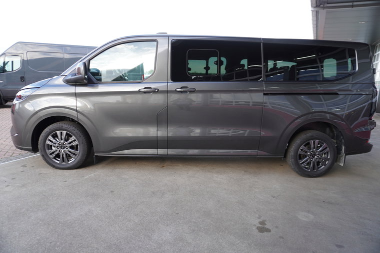 Vehicle Image 8