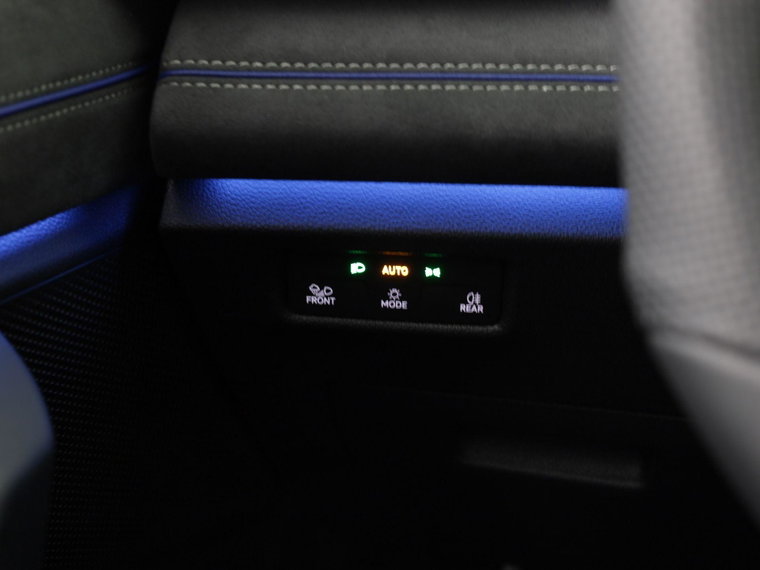 Vehicle Image 28