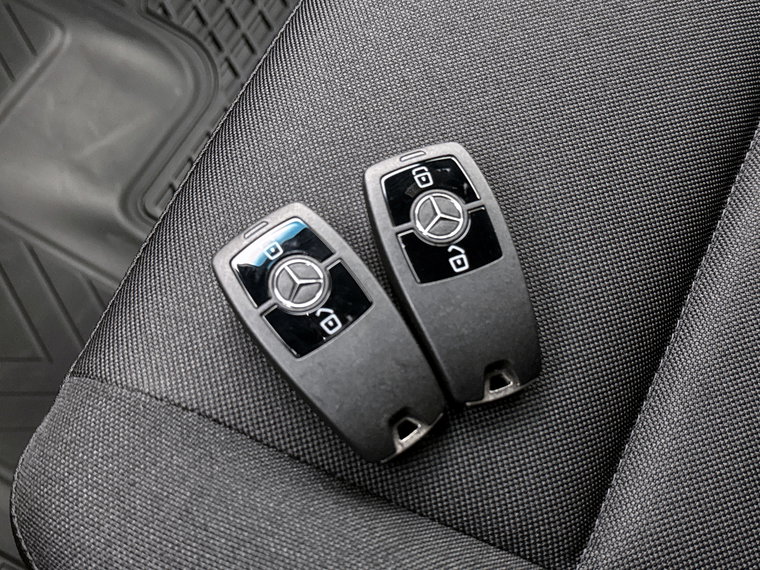 Vehicle Image 25