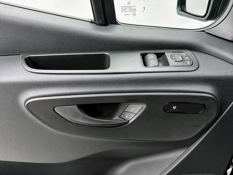 Vehicle Image 26