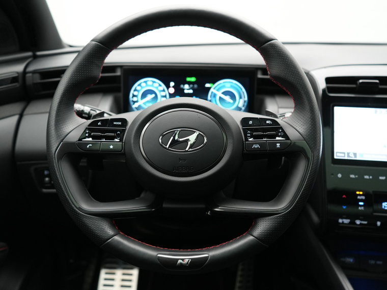 Vehicle Image 25