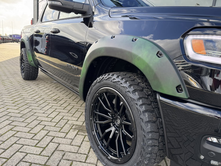 Vehicle Image 23