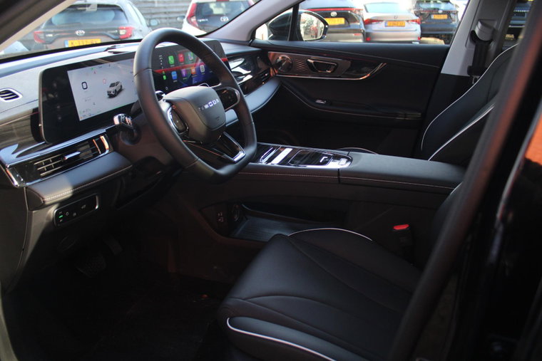 Vehicle Image 11