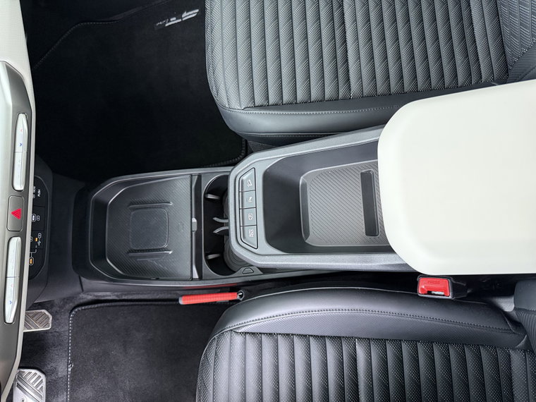 Vehicle Image 33