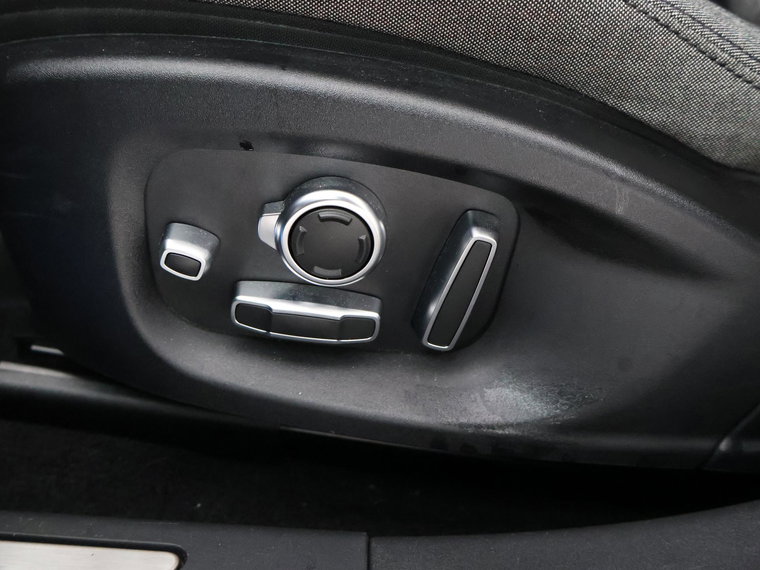 Vehicle Image 38