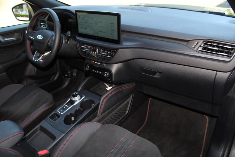 Vehicle Image 32