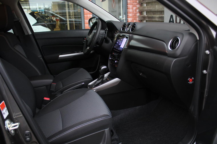 Vehicle Image 16