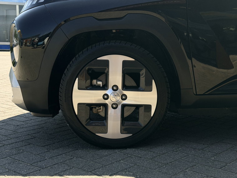 Vehicle Image 35