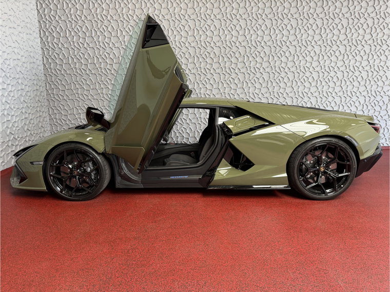 Vehicle Image 25