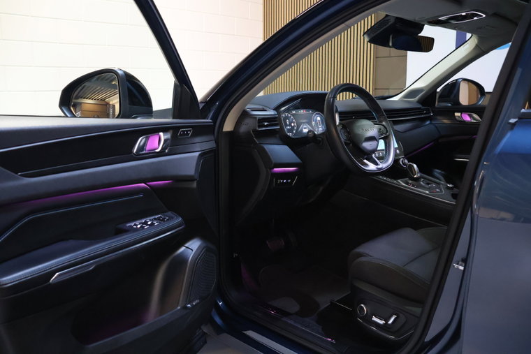 Vehicle Image 14