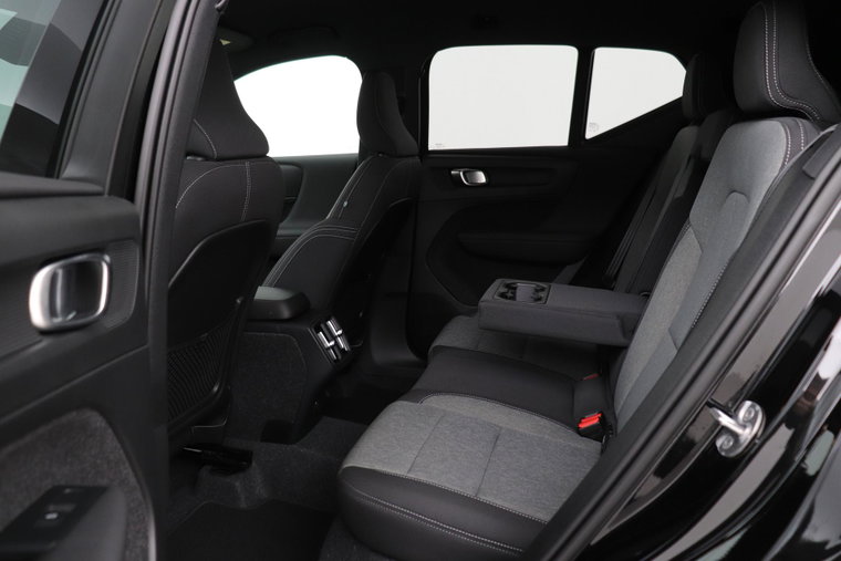 Vehicle Image 43