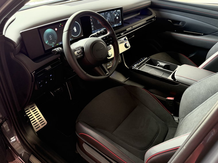 Vehicle Image 9