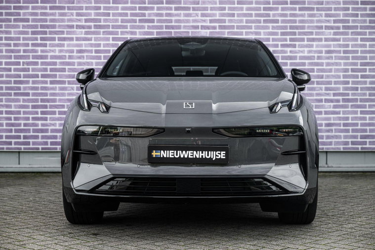 Vehicle Image 9