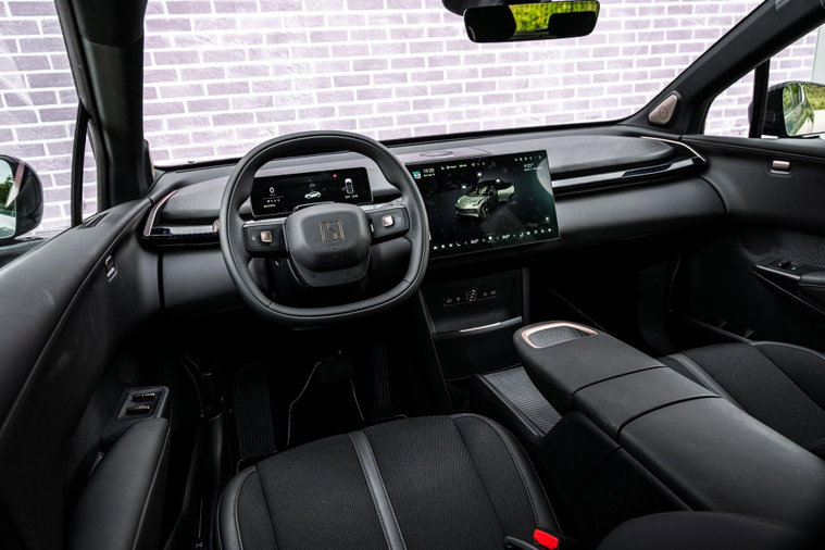 Vehicle Image 11