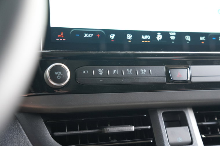 Vehicle Image 38