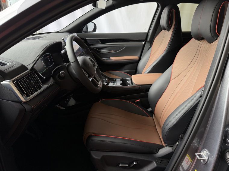 Vehicle Image 15