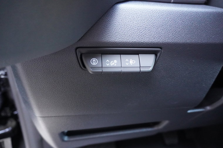 Vehicle Image 24