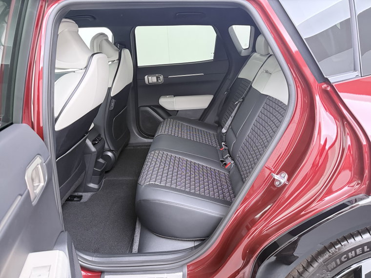 Vehicle Image 33