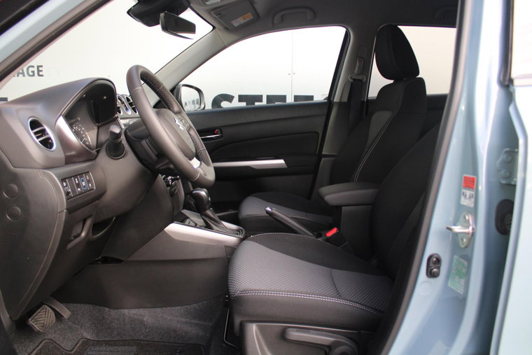 Vehicle Image 7
