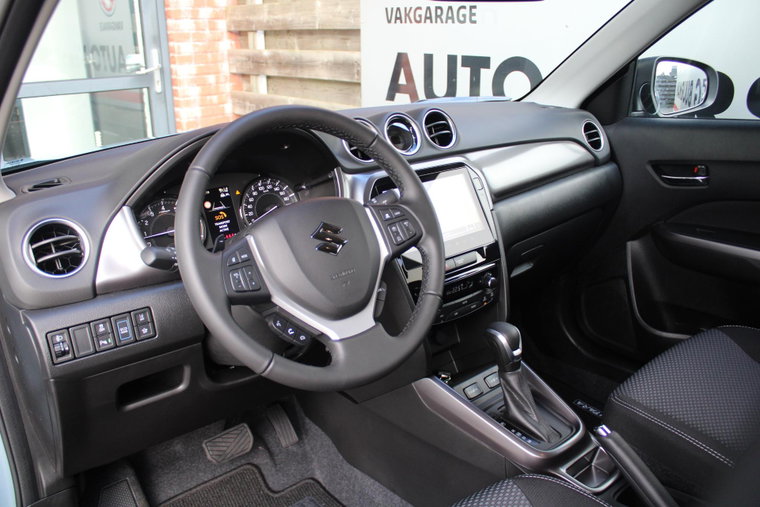 Vehicle Image 8