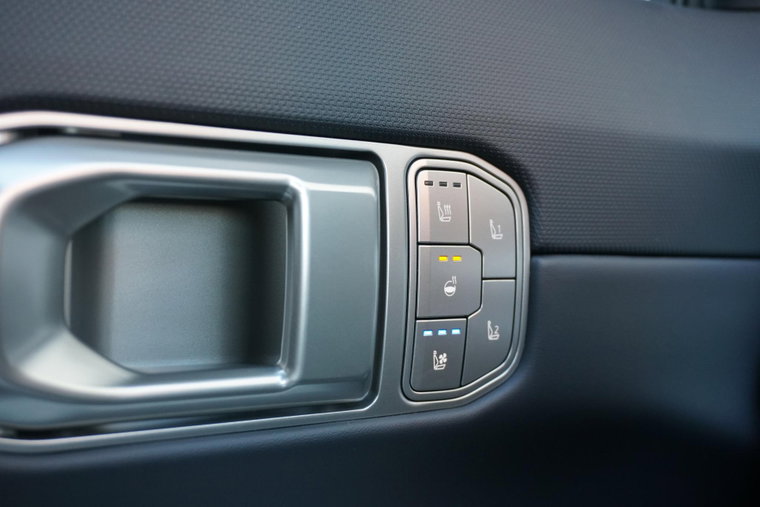 Vehicle Image 23