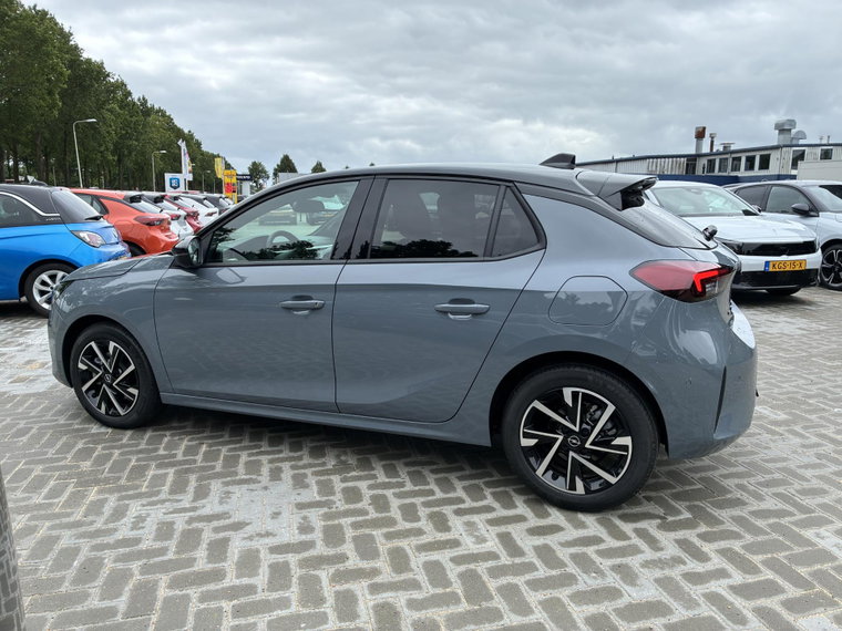 Vehicle Image 16