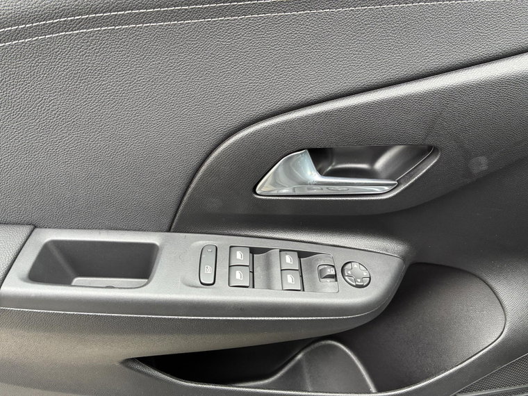 Vehicle Image 28