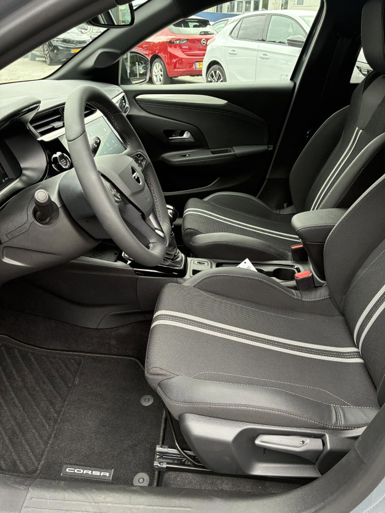 Vehicle Image 37