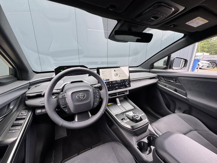 Vehicle Image 14