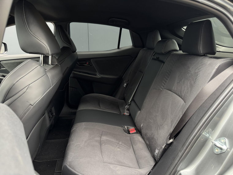 Vehicle Image 18