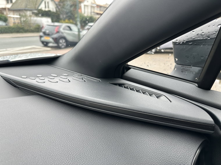 Vehicle Image 40