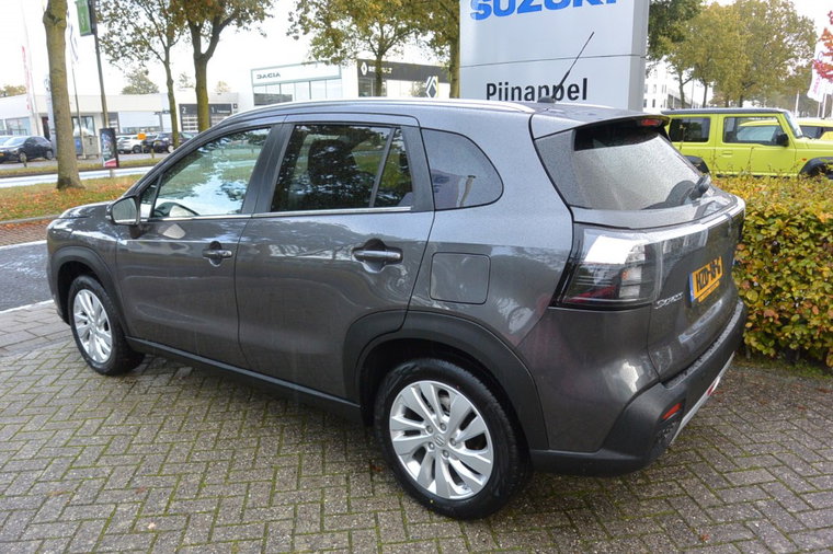 Vehicle Image 5