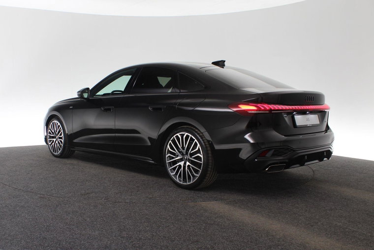 Vehicle Image 40