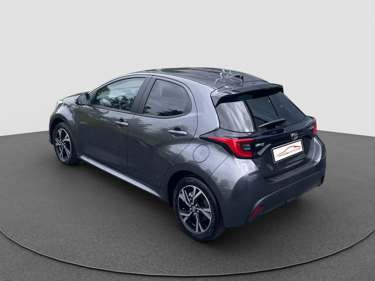 Vehicle Image 6