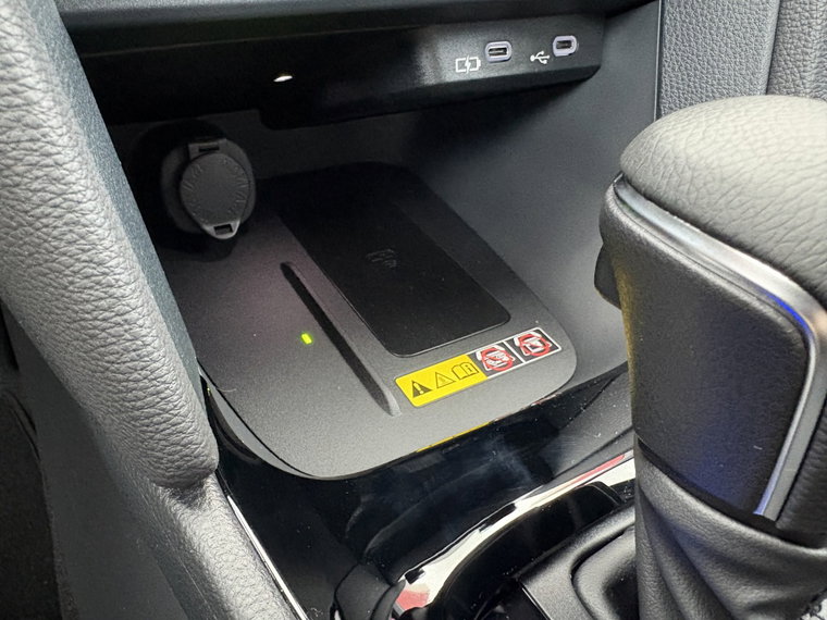 Vehicle Image 23