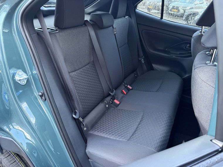 Vehicle Image 33