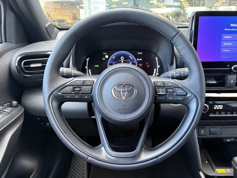 Vehicle Image 9