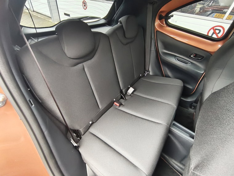 Vehicle Image 30