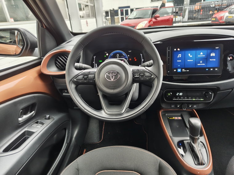 Vehicle Image 8