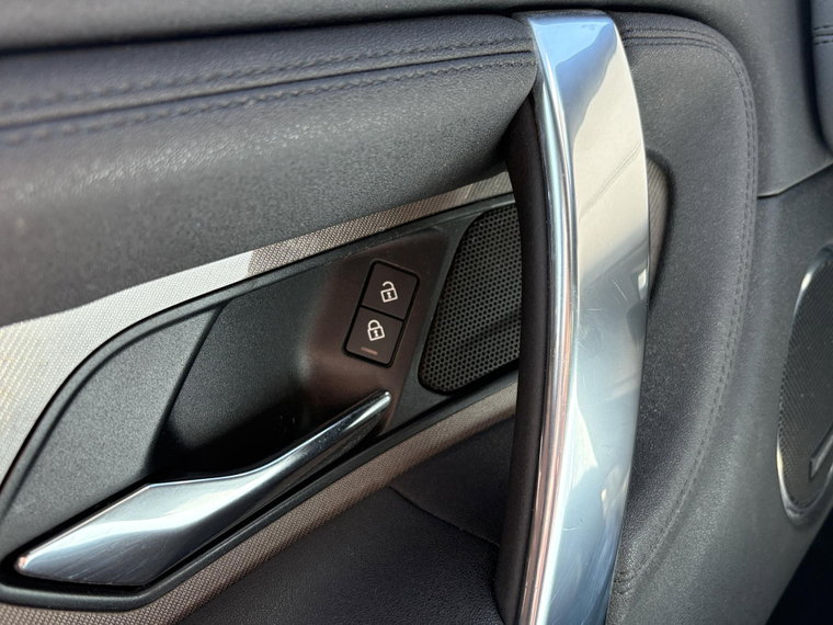 Vehicle Image 27